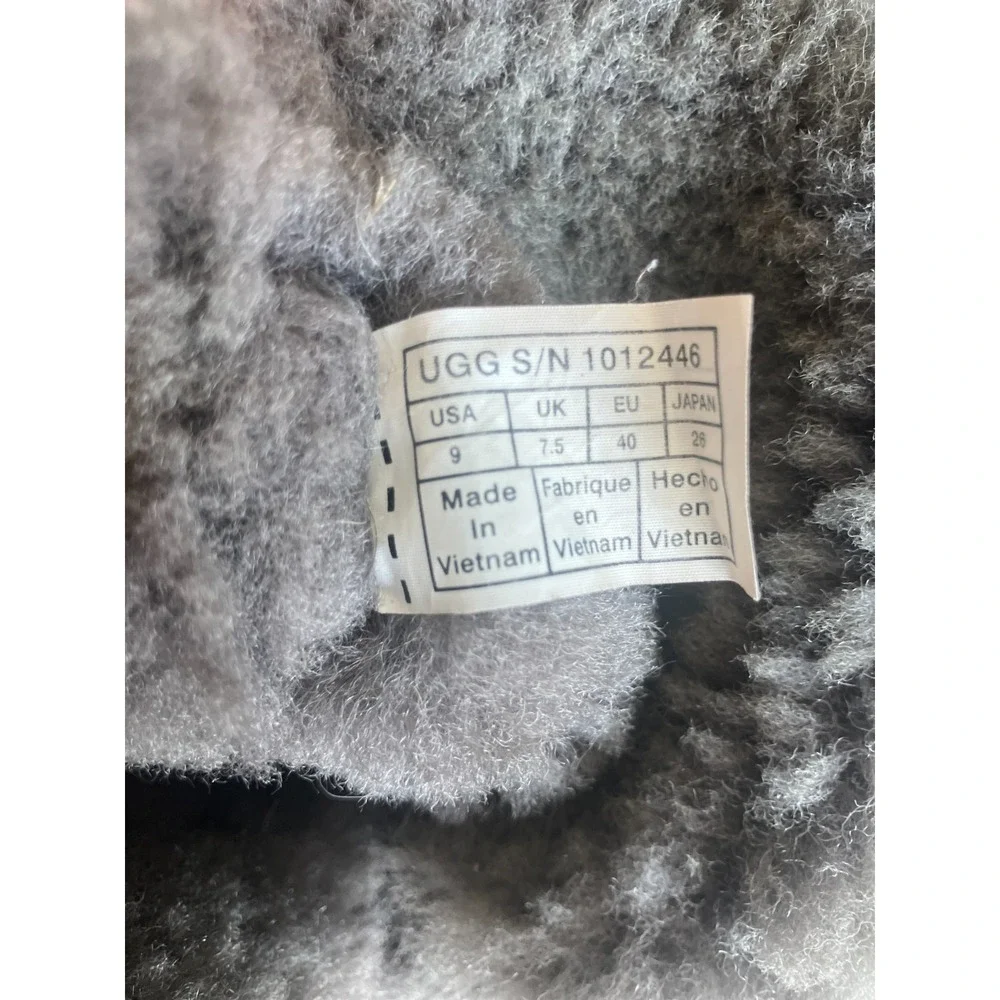 UGG Nash 1012446 Winter Boots Womens‎ US 9 Gray Round Toe Sheepskin Lined Cozy